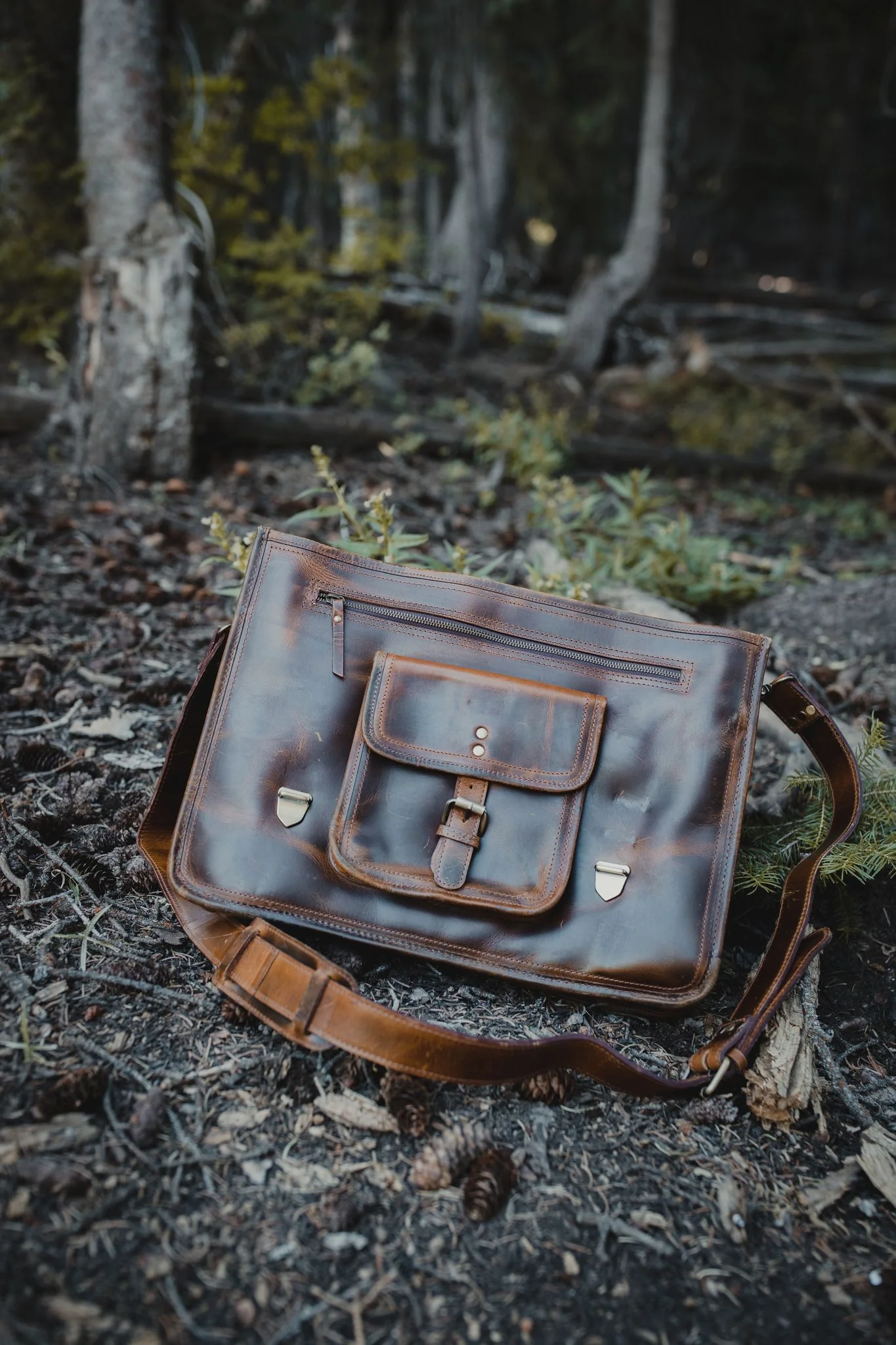 18 inch Buffalo Leather Briefcase - Image 11