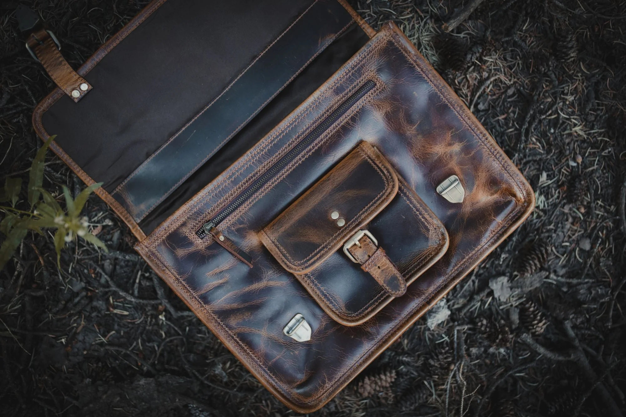 18 inch Buffalo Leather Briefcase - Image 8