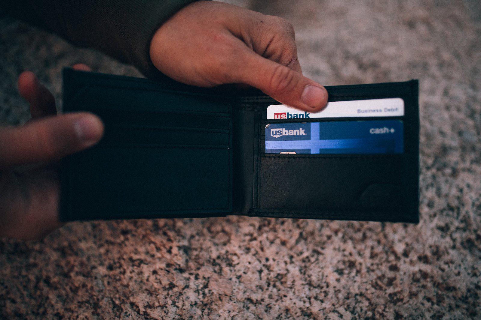 Bifold Leather Wallet - Image 5