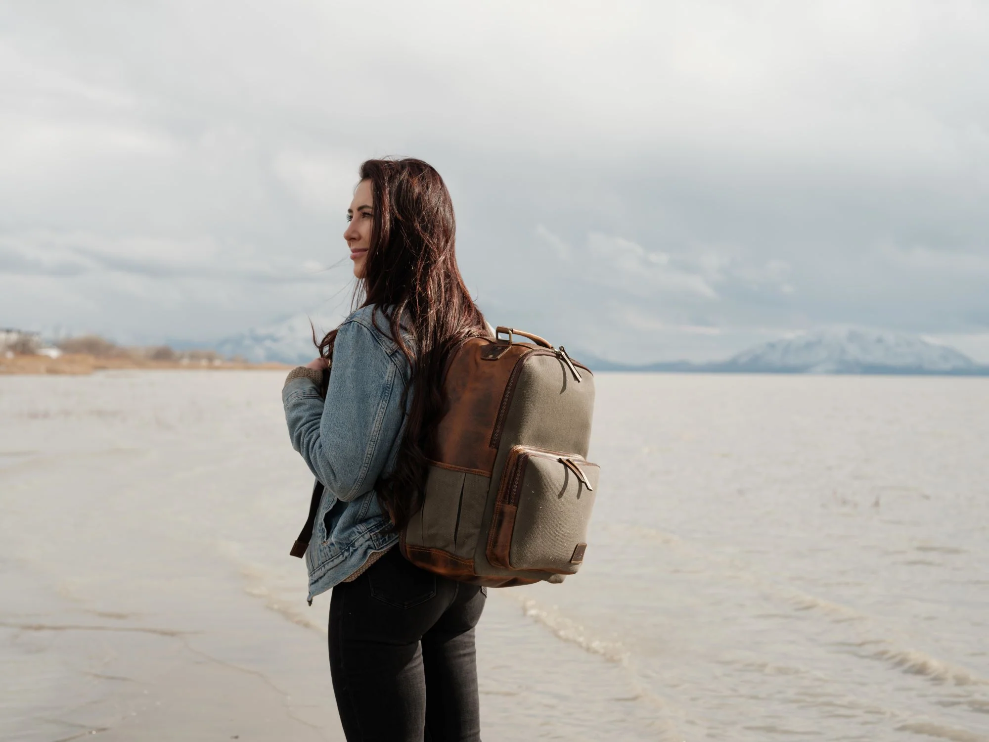 25L Traveler Canvas Backpack - Image 10