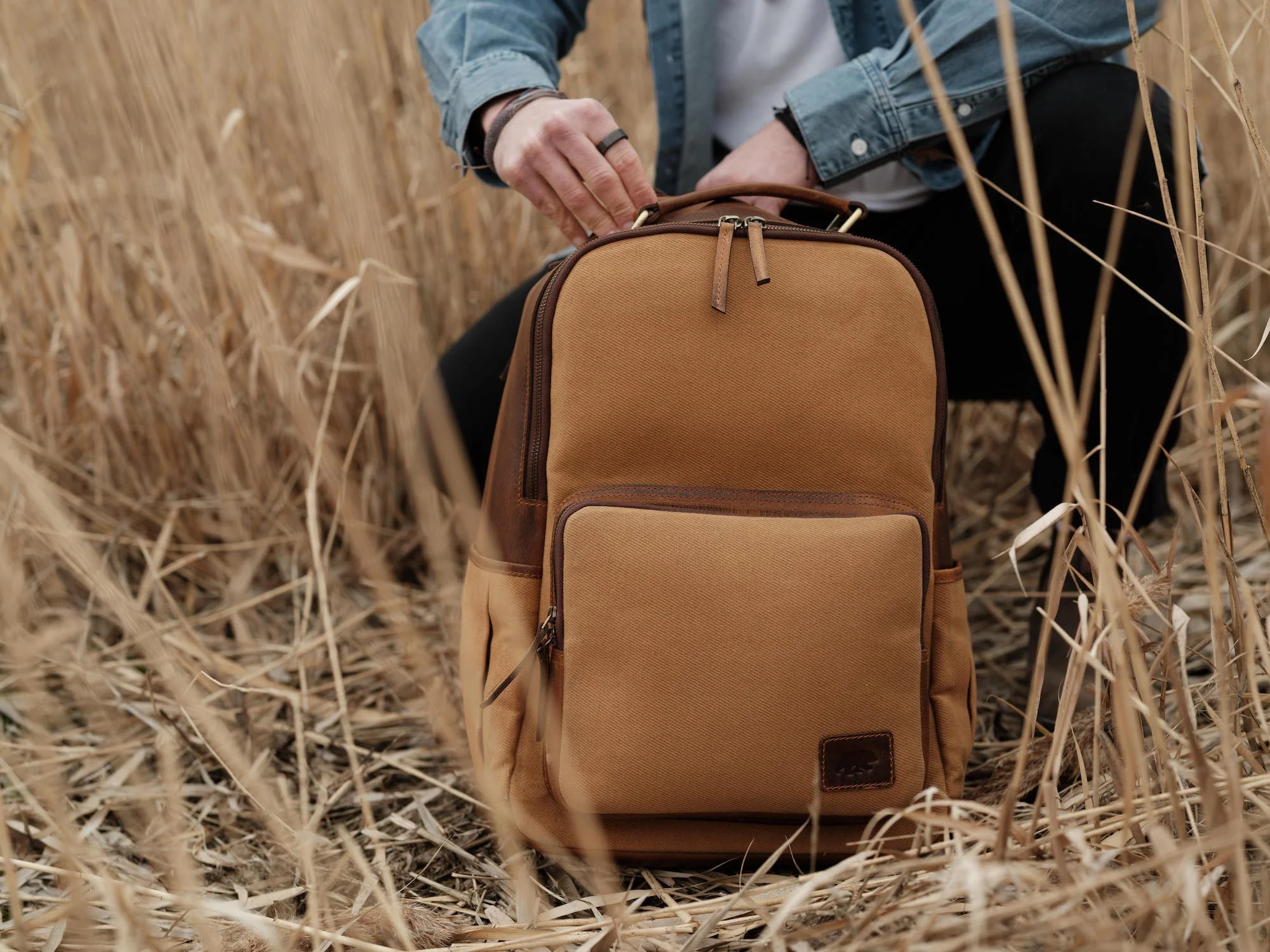 25L Traveler Canvas Backpack - Image 4
