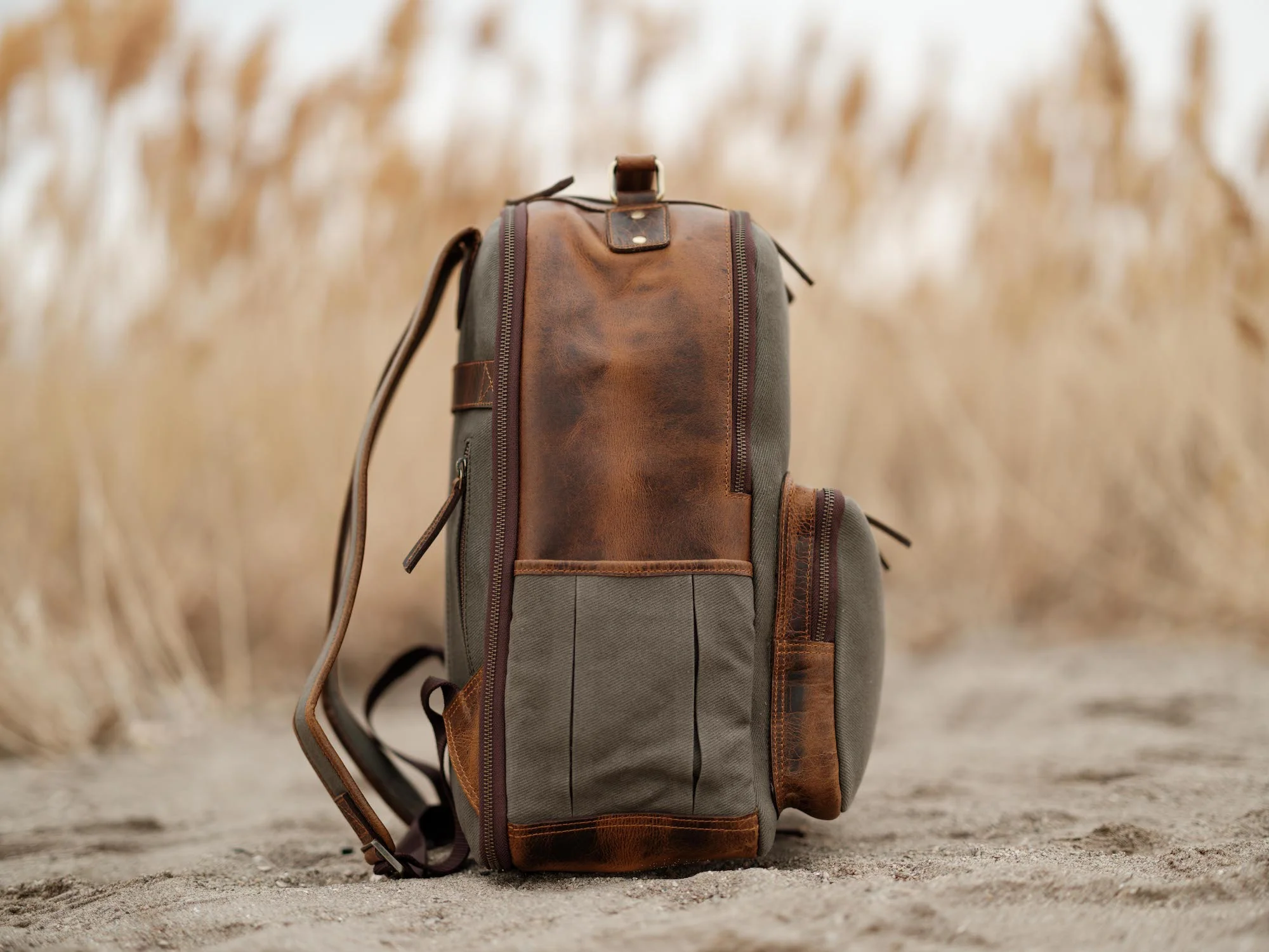 25L Traveler Canvas Backpack - Image 9