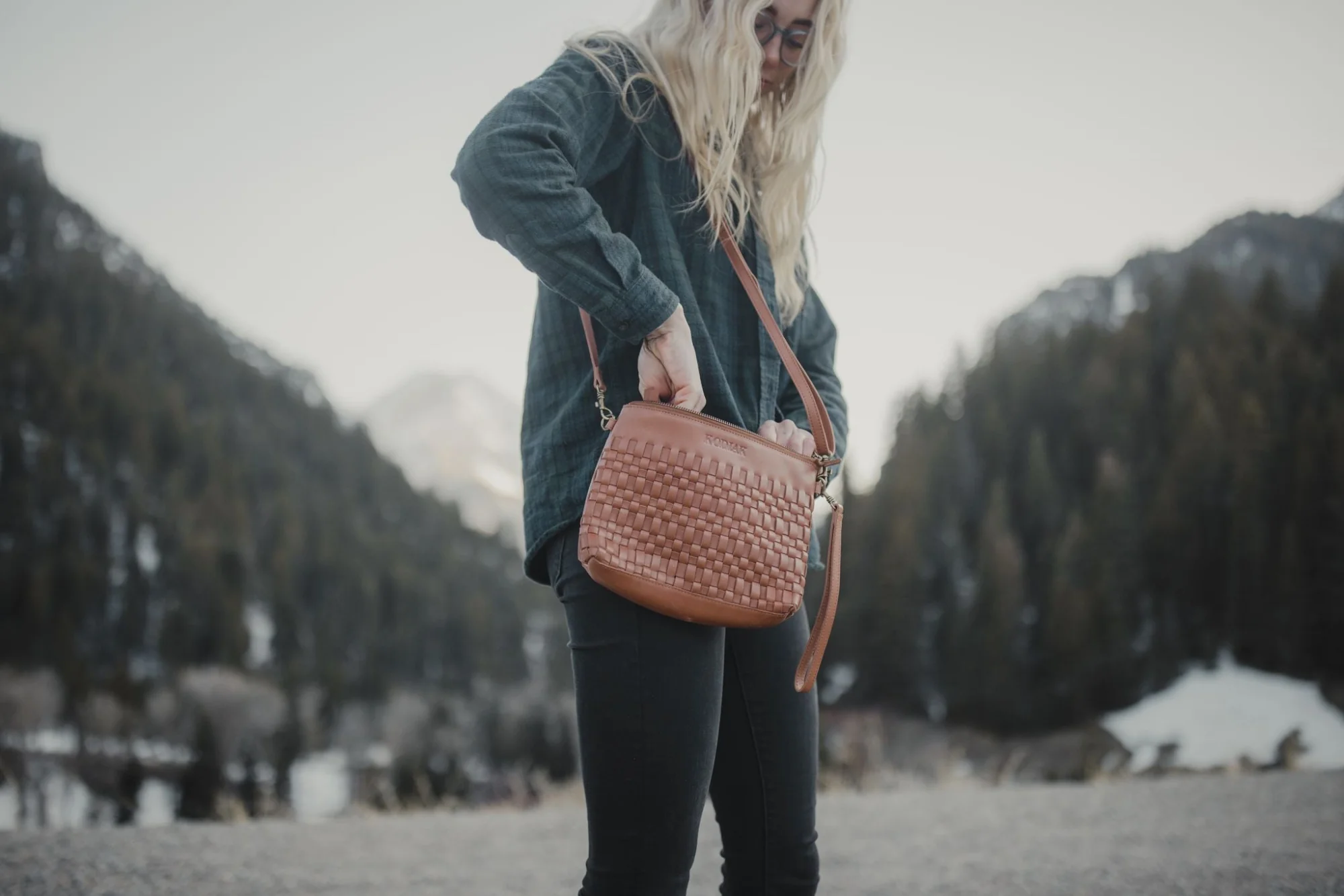 Crossbody Koyuk Purse - Image 10