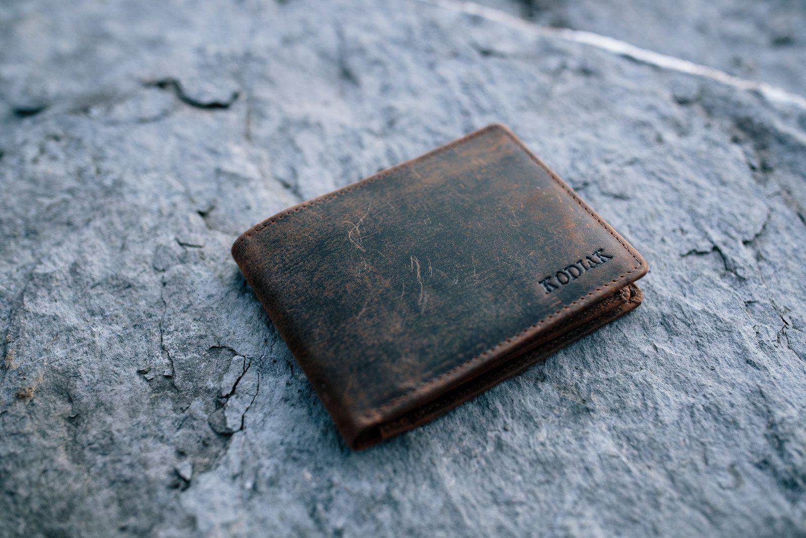 Large RFID Bifold Wallet - Image 4