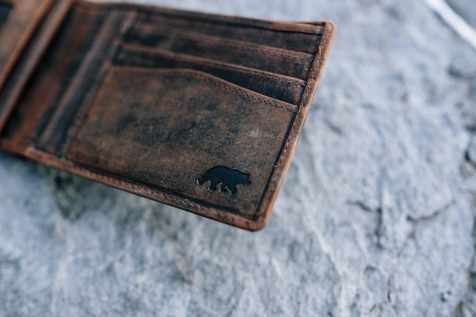 Large RFID Bifold Wallet - Image 5