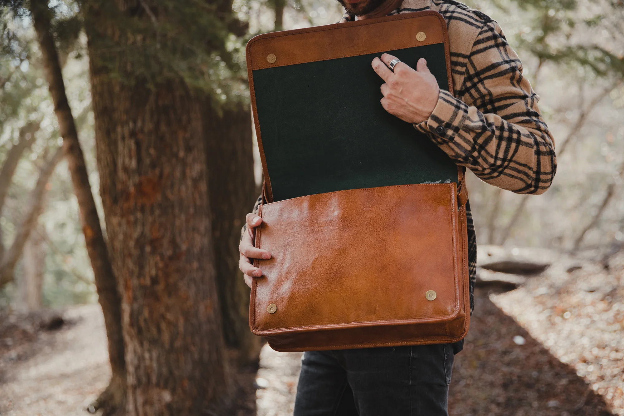 Kodiak Leather Messenger - Image 4