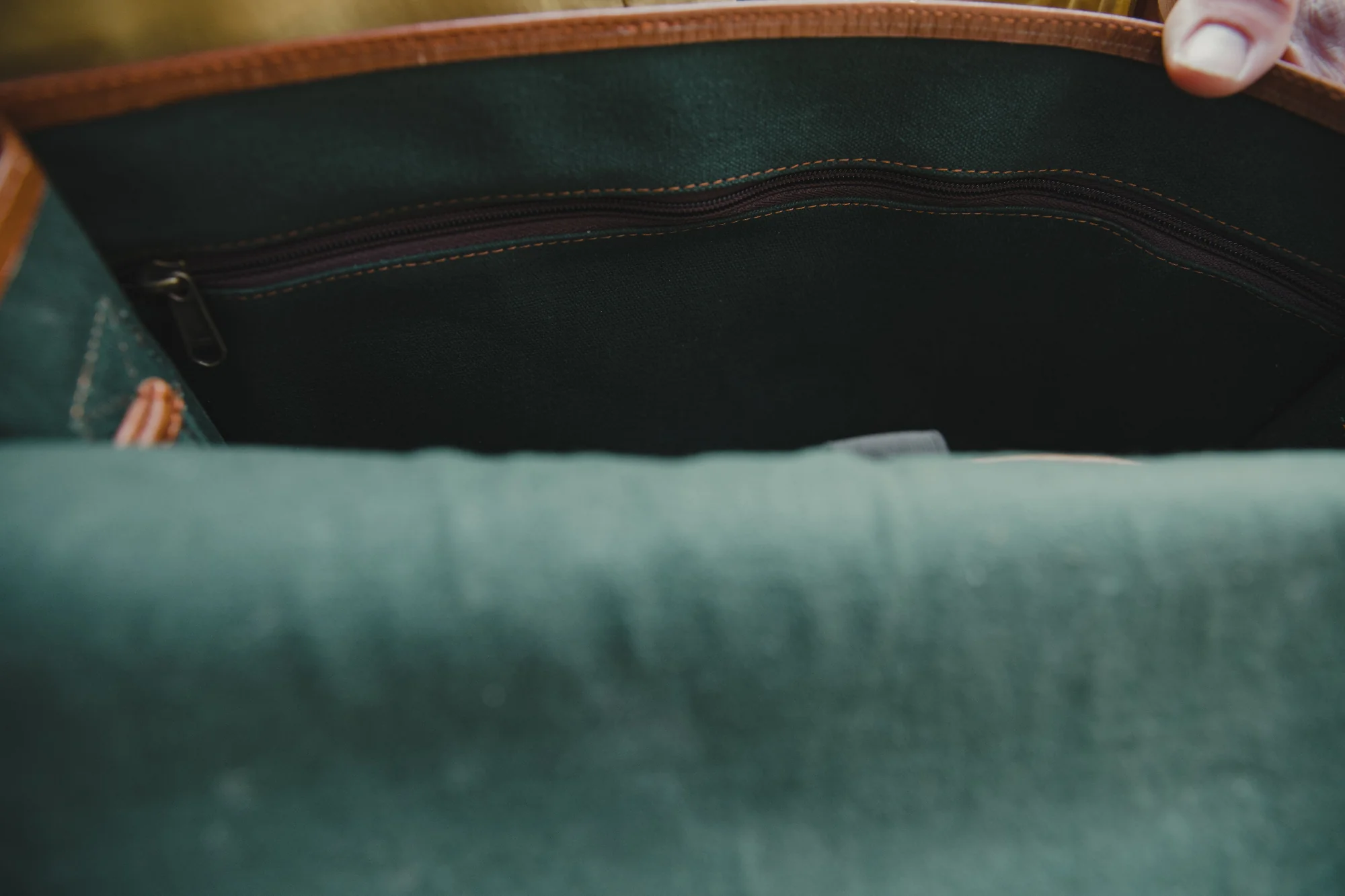 Kodiak Leather Messenger - Image 6