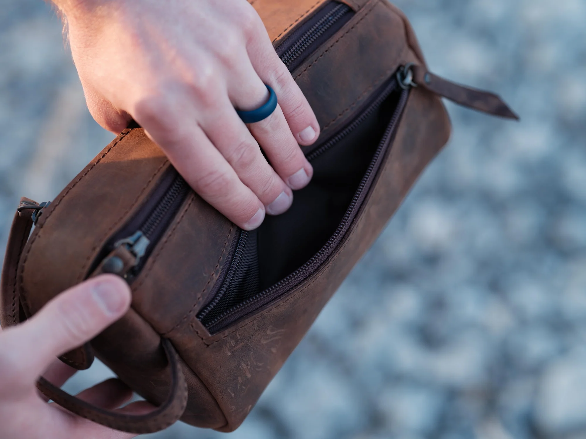 LIMITED EDITION - Yukon Toiletry Bag - Image 10
